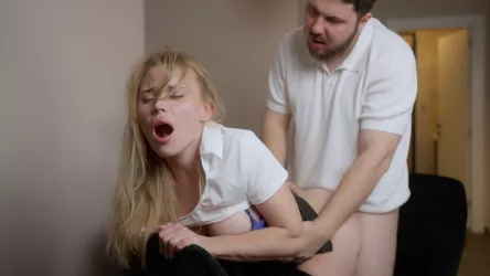 Мужик изменяет жене со своей сексуальной секретаршей